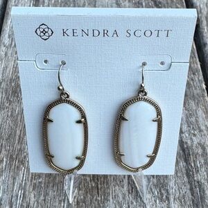 Kendra Scott Elle Drop Earrings | White Banded Agate | Gold Tone